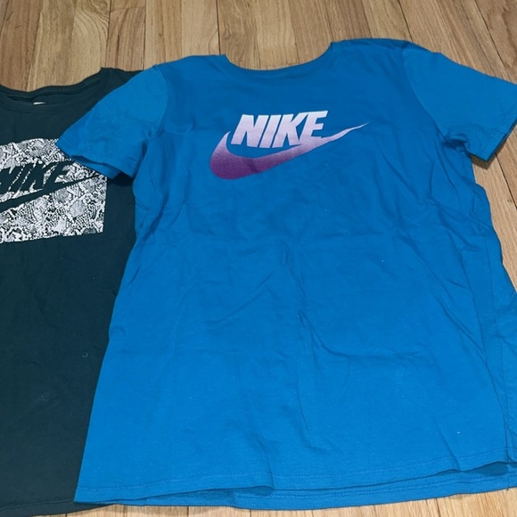 Nike t shirts - Picture 3 of 5
